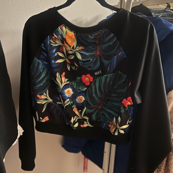 🌀$35🌀NIKE HOODIE ON SALE! - Picture 3 of 3